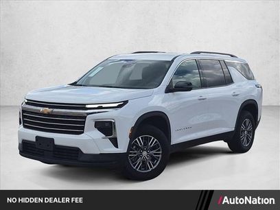 Used 2025 Chevrolet Traverse LT