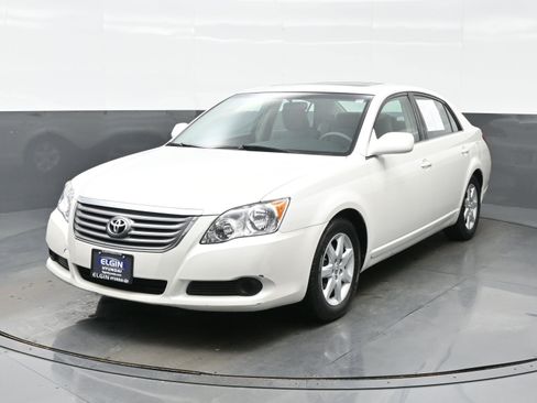 Used 2010 Toyota Avalon XL image 1