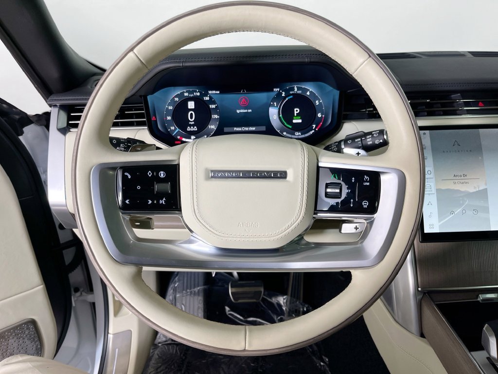 Used 2025 Land Rover Range Rover Autobiography AWD/4WD image 11