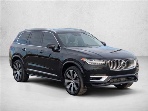 Used 2021 Volvo XC90 T8 Inscription Expression image 3