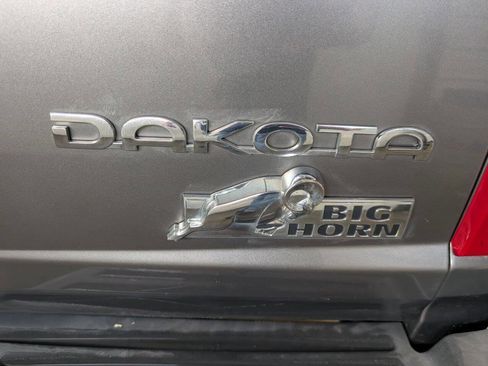Used 2011 Dodge Dakota Big Horn image 17
