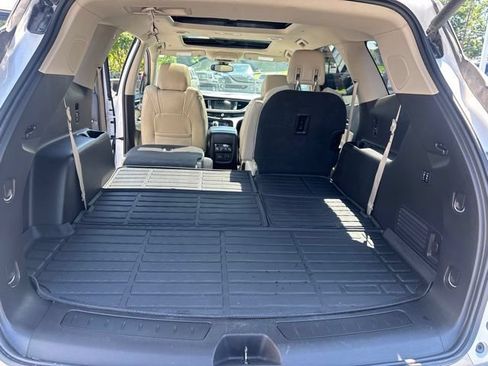 Used 2018 Buick Enclave Premium w/ Experience Buick Package AWD/4WD image 12
