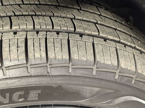 Used 2020 Jeep Cherokee Latitude Plus image 9