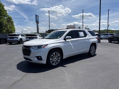 Used 2018 Chevrolet Traverse Premier w/ Driver Confidence II Package FWD image 7