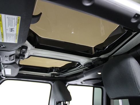 Used 2020 Jeep Wrangler Unlimited Sport image 10