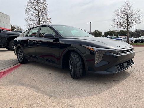 Used 2025 Kia K4 LXS image 4