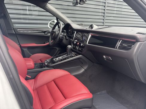 New 2026 Porsche Macan S image 13