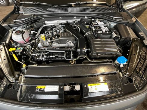 Used 2025 Volkswagen Jetta SE FWD image 34