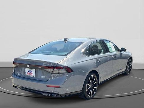 Used 2023 Honda Accord Touring image 5