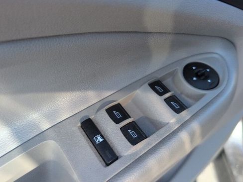 Used 2017 Ford Escape SE image 13