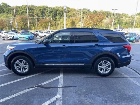 Used 2020 Ford Explorer XLT w/ Equipment Group 202A image 2