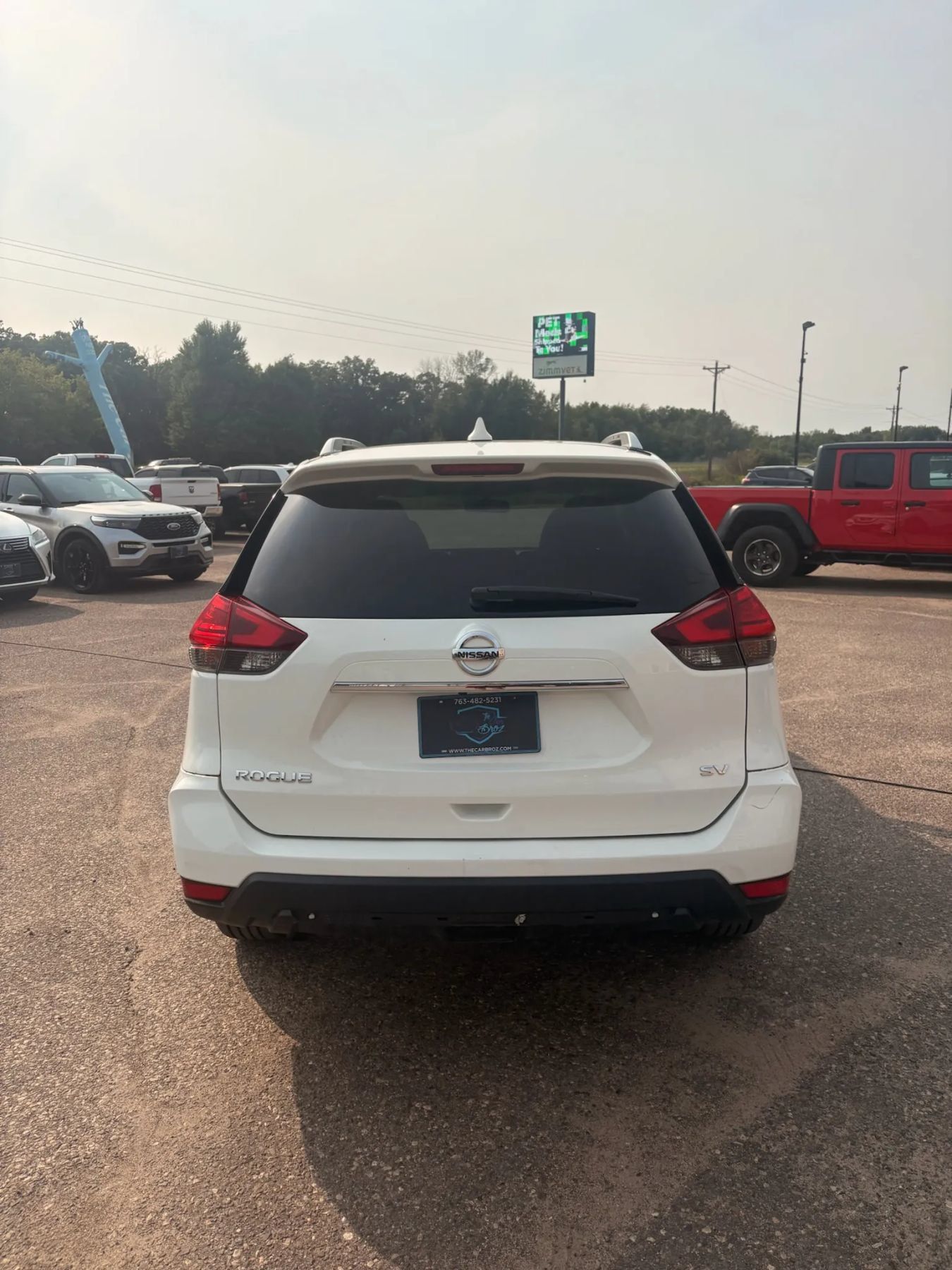 Used 2017 Nissan Rogue SV FWD image 6