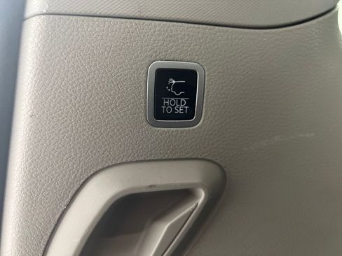 Used 2024 Jeep Wagoneer Series II w/ Flexible Seating Group image 40