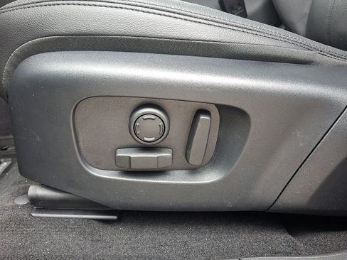 Certified 2026 Land Rover Range Rover Evoque S image 4