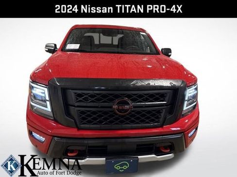 Used 2024 Nissan Titan PRO-4X w/ Pro-4x Convenience Package image 15