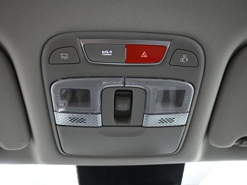 Used 2025 Kia Telluride S FWD image 21