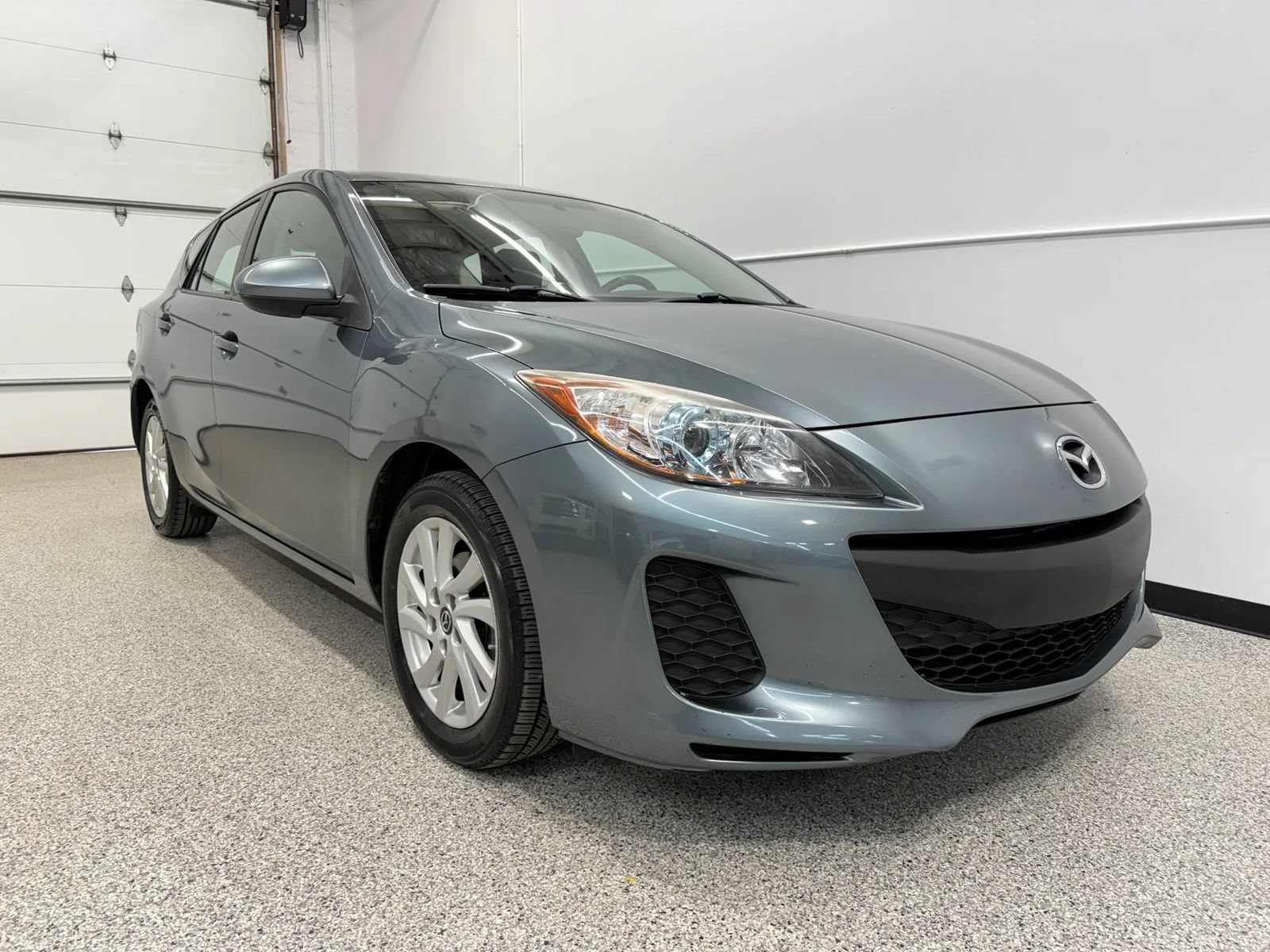 Used 2013 MAZDA MAZDA3 i Touring FWD image 12