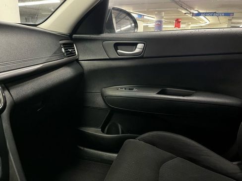 Used 2017 Kia Optima LX w/ Technology Package image 28