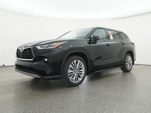 New 2026 Toyota Highlander Platinum image 52