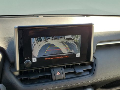 Used 2024 Toyota RAV4 XLE FWD image 17