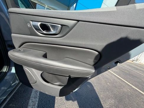Used 2024 Volvo S60 B5 Core image 17