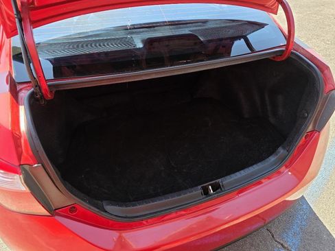 Used 2017 Toyota Corolla LE image 18