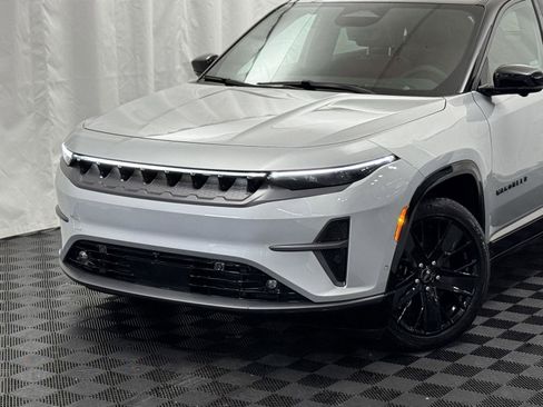 Used 2024 Jeep Wagoneer Launch Edition image 3