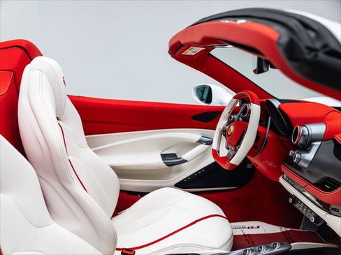 Used 2022 Ferrari F8 Tributo RWD image 48