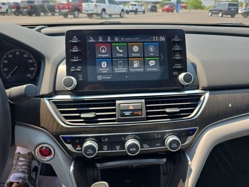 Used 2018 Honda Accord Touring image 19