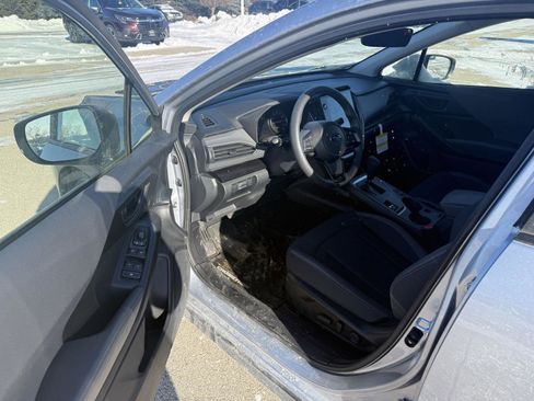 Used 2025 Subaru Crosstrek 2.0i Premium image 4