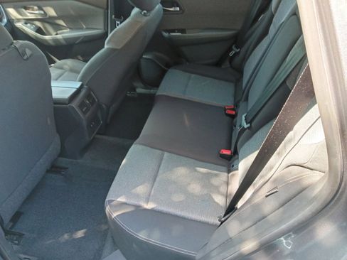 Used 2023 Nissan Rogue SV FWD image 34