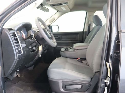Used 2018 RAM 1500 Express w/ Express Value Package RWD image 9