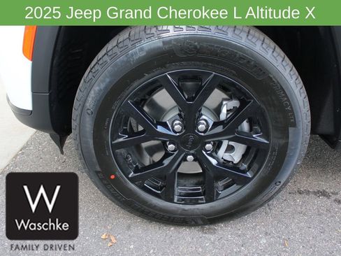 New 2025 Jeep Grand Cherokee L Altitude image 11