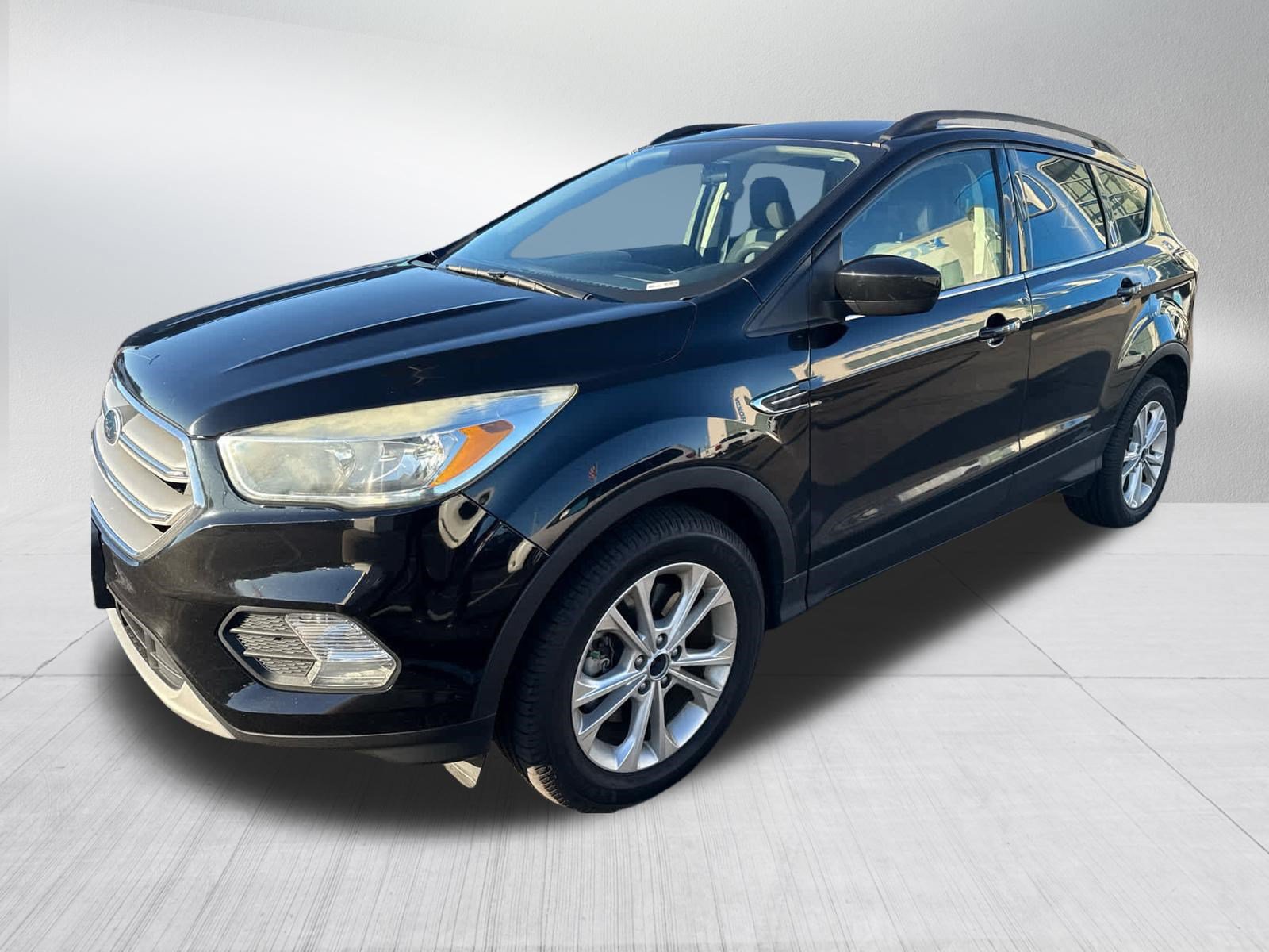 Used 2018 Ford Escape SE AWD/4WD image 2