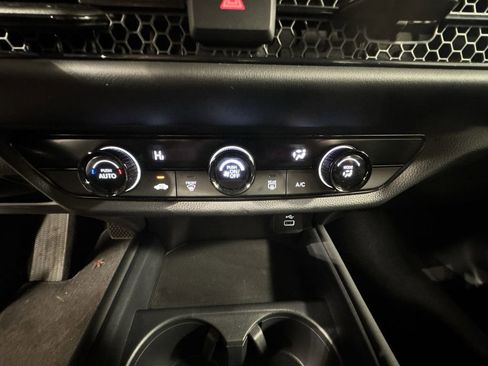 Used 2023 Honda HR-V LX image 24