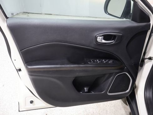 Used 2018 Jeep Compass Limited AWD/4WD image 13