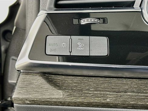 Certified 2023 Audi Q8 Premium w/ Convenience Package AWD/4WD image 10
