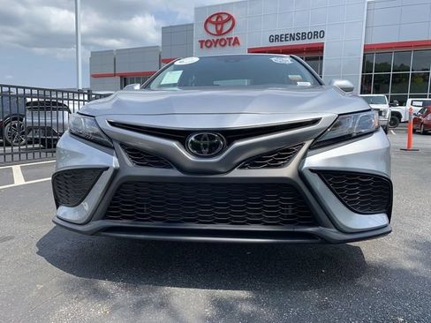 Used 2024 Toyota Camry SE w/ Convenience Package FWD image 3