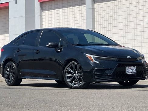 Certified 2023 Toyota Corolla SE w/ SE Premium Package image 2