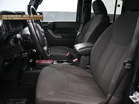 Used 2018 Jeep Wrangler Unlimited Sport S AWD/4WD image 10