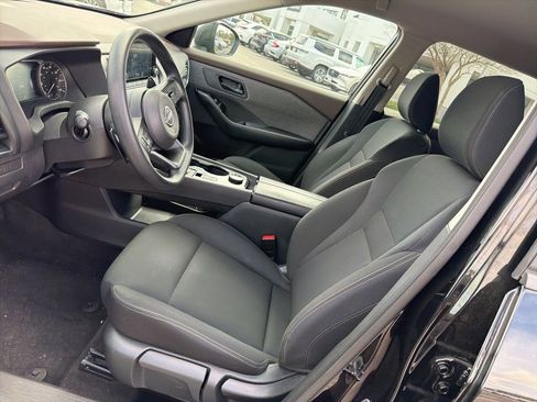 Used 2023 Nissan Rogue S image 16