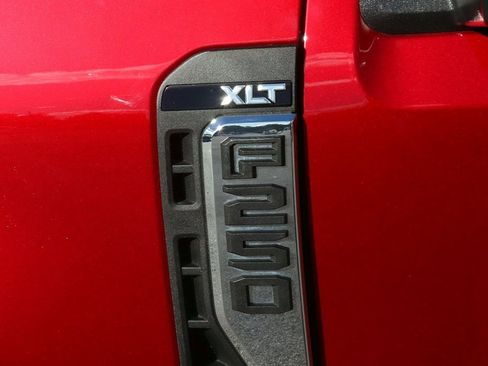 Used 2025 Ford F250 XLT image 12