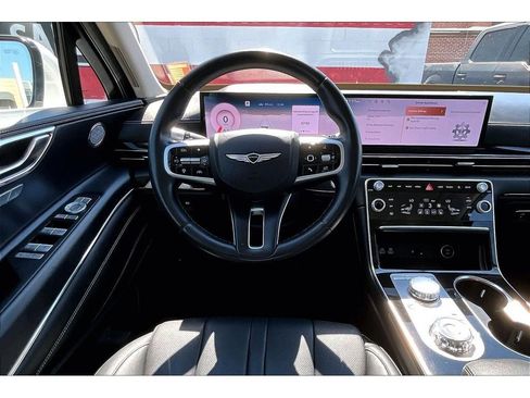 Used 2024 Chrysler Pacifica Touring-L FWD image 6