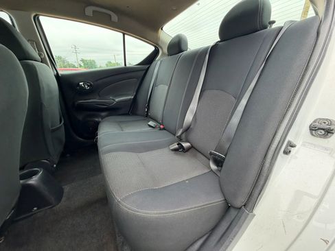 Used 2016 Nissan Versa SV FWD image 10