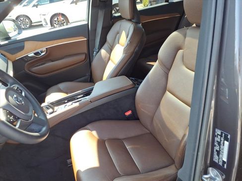 Certified 2023 Volvo XC90 B6 Plus image 18