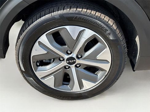 Used 2022 Kia Niro EX w/ Cold Weather Package FWD image 30