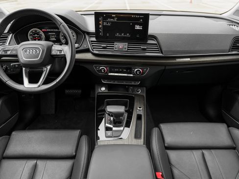 Used 2024 Audi Q5 e Premium Plus image 8