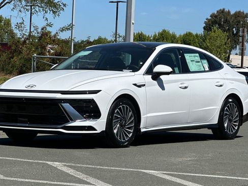 New 2025 Hyundai Sonata Limited image 8