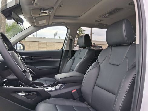 Used 2025 Kia Telluride S image 19