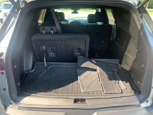 Used 2023 Chevrolet Traverse LT w/ LPO, Floor Liner Package AWD/4WD image 6